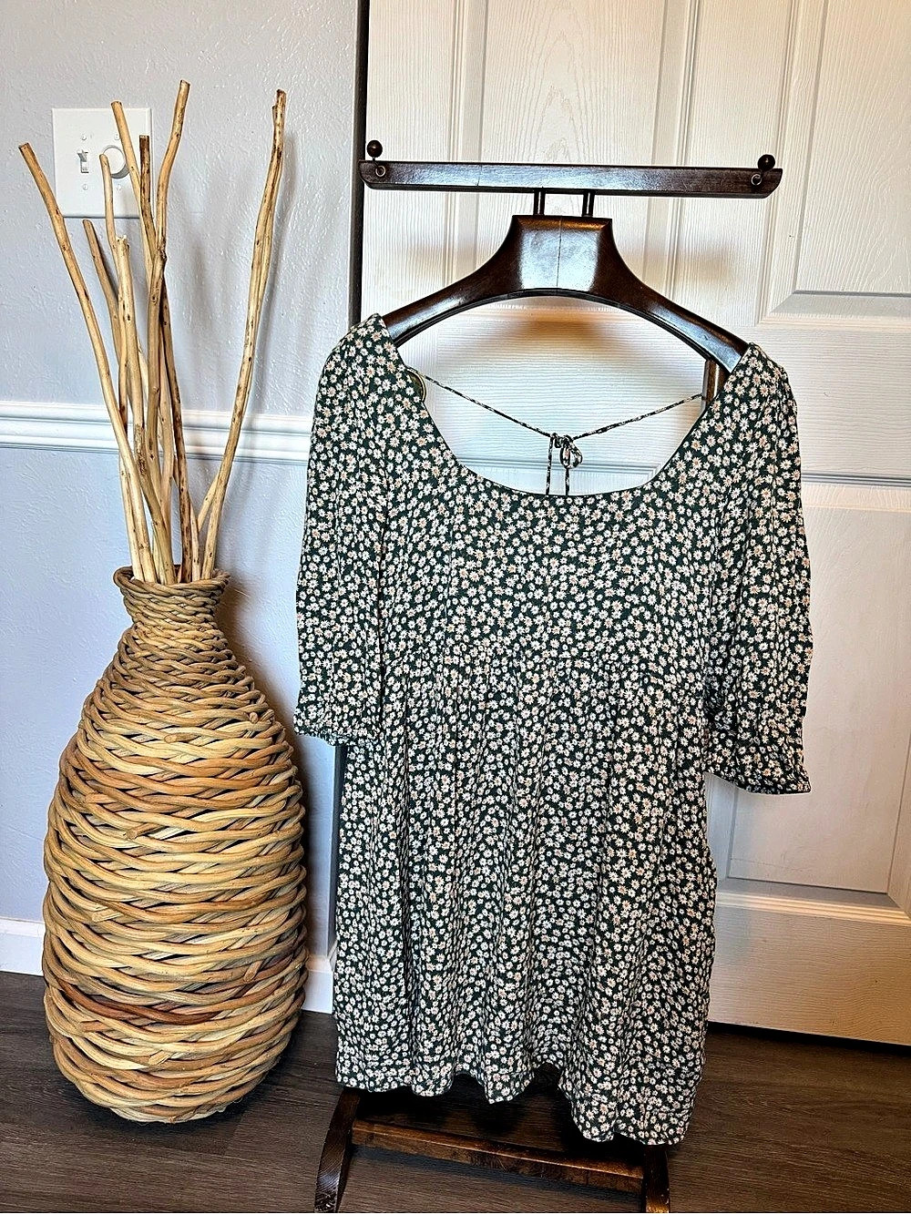Floral Mini Dress in Green & White Size Large